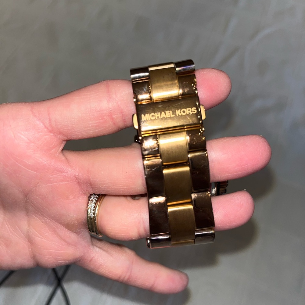 Michael Kors Watch - Picture 6 of 8